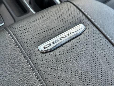 Used 2025 GMC Sierra 2500 Denali w/ Technology Package image 34