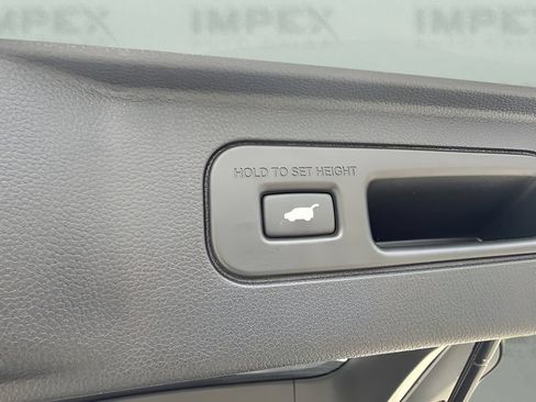 Used 2025 Honda Pilot EX-L image 21