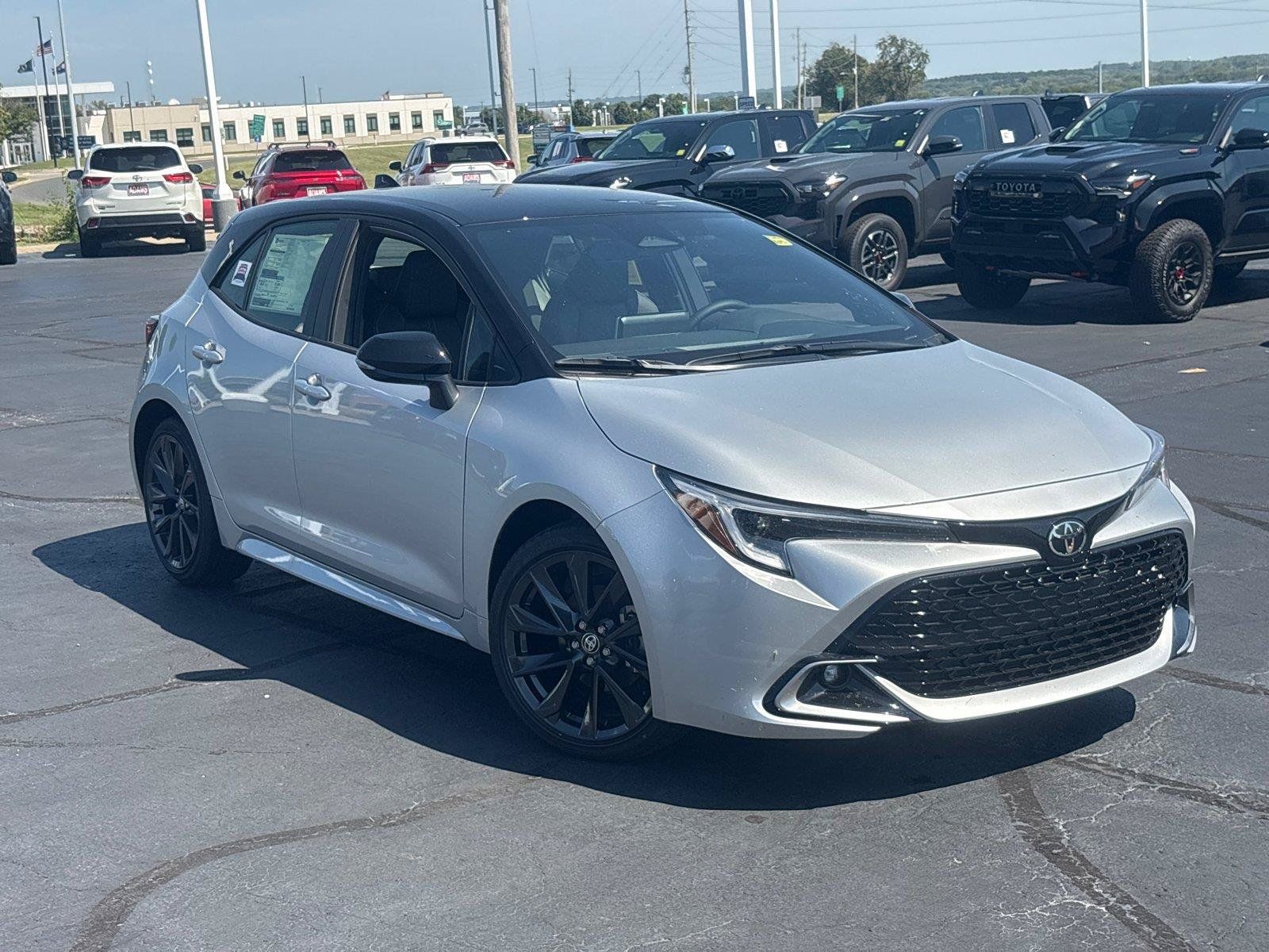 Used 2026 Toyota Corolla XSE FWD image 2