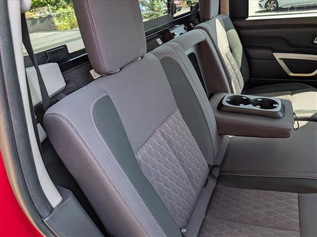Used 2020 Nissan Titan SV w/ SV Convenience Package AWD/4WD image 16