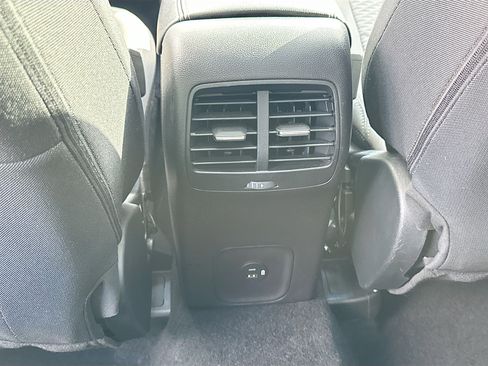 Certified 2021 Ford Escape SE w/ SE Sport Appearance Package image 23