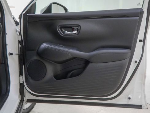 Used 2023 Honda HR-V LX image 32