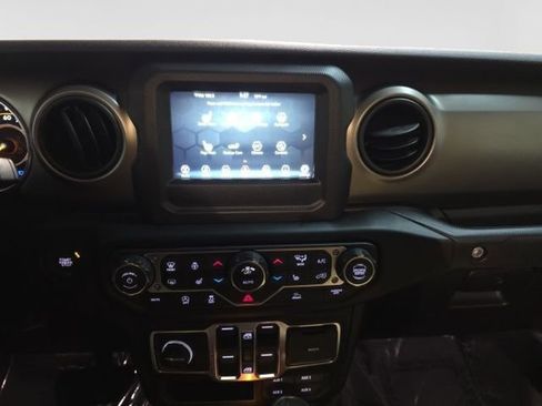 Used 2020 Jeep Gladiator Sport w/ Quick Order Package 24S AWD/4WD image 19