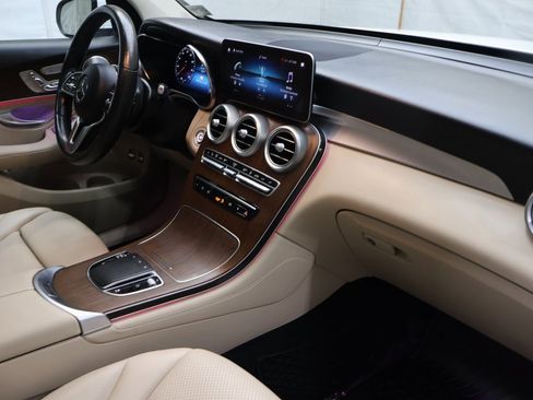 Used 2020 Mercedes-Benz GLC 350e 4MATIC w/ Premium Package image 11