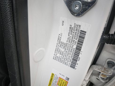 Used 2025 Honda Civic Sport image 32