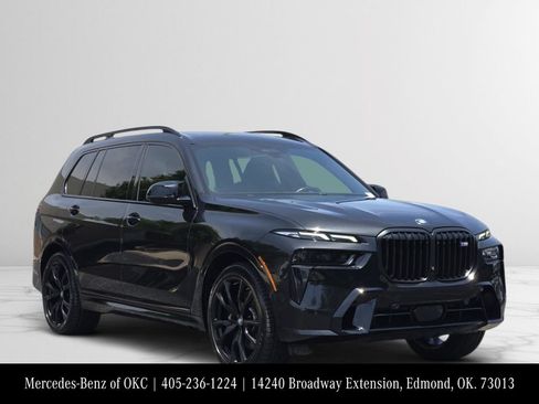 Used 2025 BMW X7 M60i AWD/4WD image 3