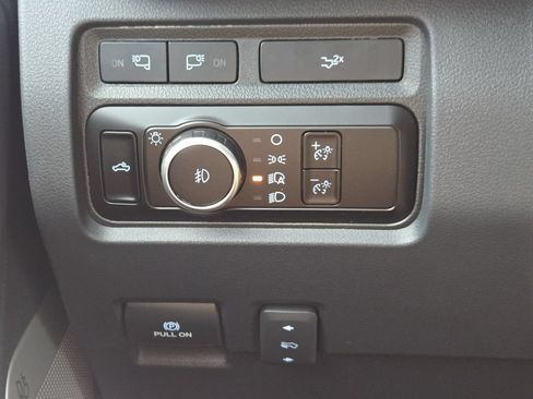 Used 2023 Ford F250 Lariat w/ FX4 Off-Road Package AWD/4WD image 24
