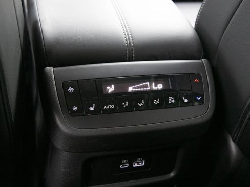 Used 2023 Nissan Pathfinder SL w/ SL Premium Package AWD/4WD image 17