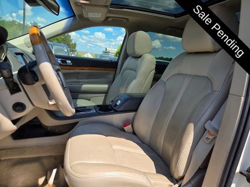 Used 2012 Lincoln MKT AWD image 9