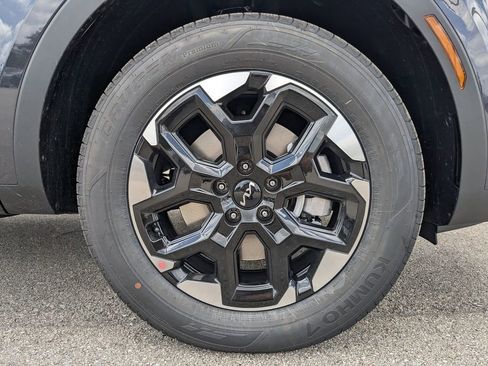 Certified 2025 Kia Sorento S AWD/4WD image 13