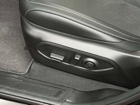 New 2025 Jeep Grand Cherokee L Laredo image 26