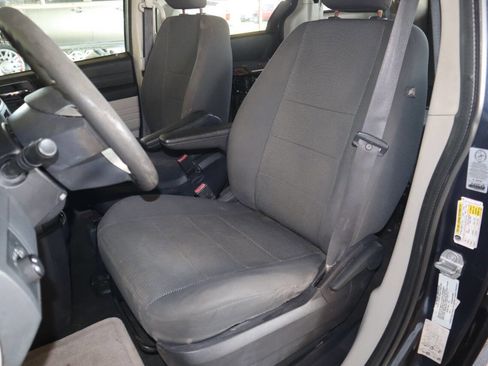 Used 2009 Dodge Grand Caravan SE w/ Climate Group image 4