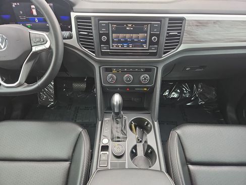 Used 2022 Volkswagen Atlas Cross Sport SE image 12
