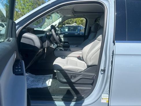 New 2026 Ford Expedition Max Active image 10