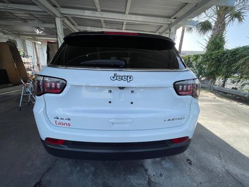 Used 2022 Jeep Compass Limited w/ Sun and Sound Group AWD/4WD image 5