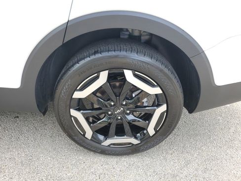 Used 2025 Kia Telluride S FWD image 10