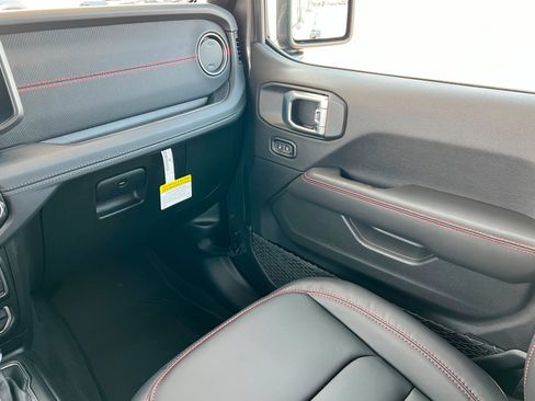 New 2026 Jeep Wrangler Unlimited Rubicon AWD/4WD image 10