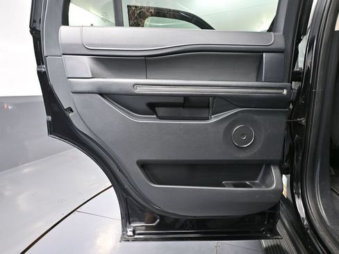 Used 2022 Ford Expedition XLT AWD/4WD image 35