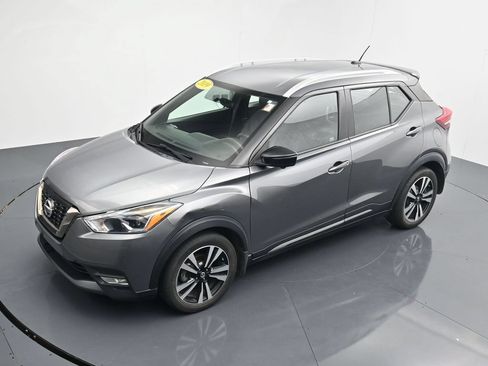 Used 2019 Nissan Kicks SR w/ SR Premium Package FWD image 26