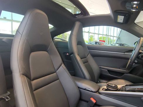 Used 2025 Porsche 911 Carrera RWD image 22