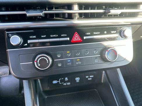 Used 2025 Hyundai Santa Cruz SE image 18