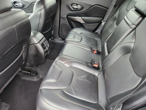 Used 2019 Jeep Cherokee Limited AWD/4WD image 19