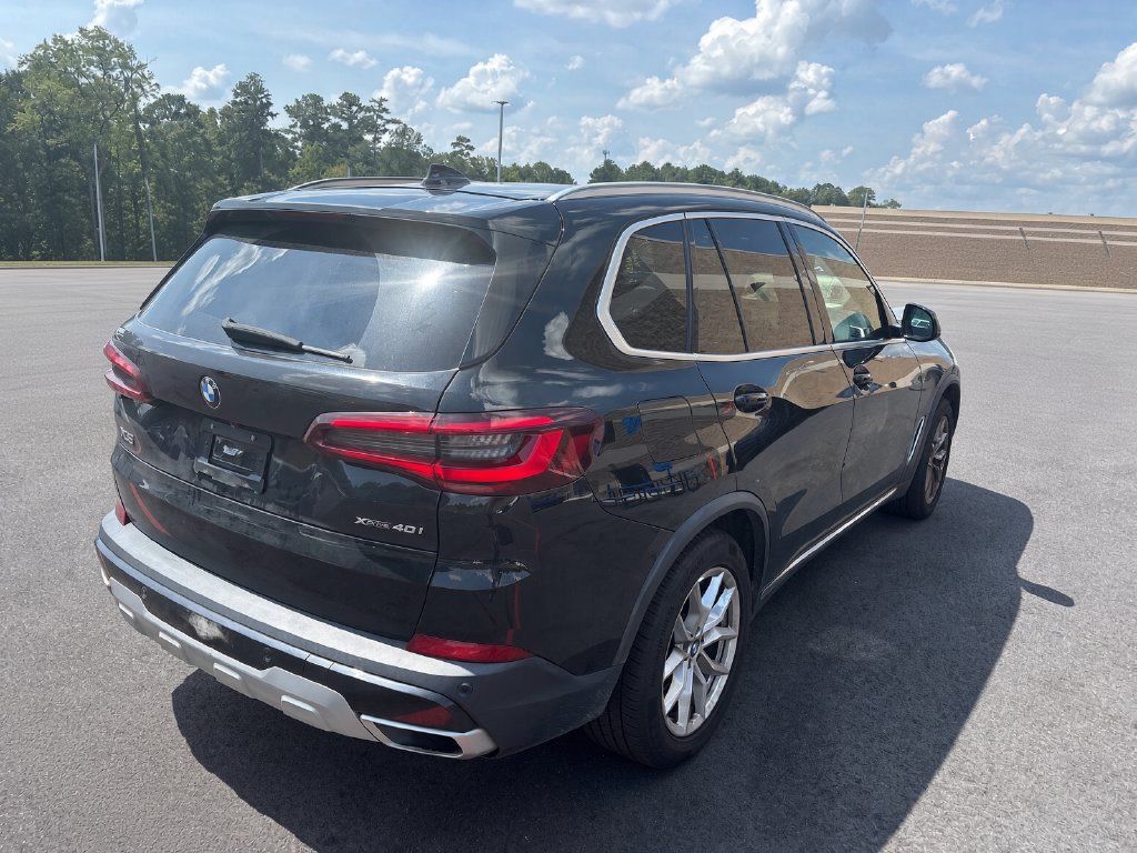 Used 2021 BMW X5 xDrive40i w/ Premium Package 3 AWD/4WD image 3