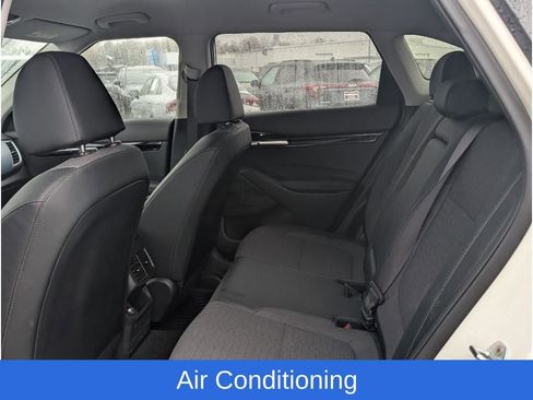 Used 2023 Kia Seltos S w/ Navigation Package image 10