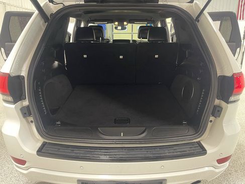 Used 2017 Jeep Grand Cherokee Altitude AWD/4WD image 7