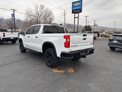 Used 2025 Chevrolet Silverado 1500 ZR2 w/ Technology Package image 5