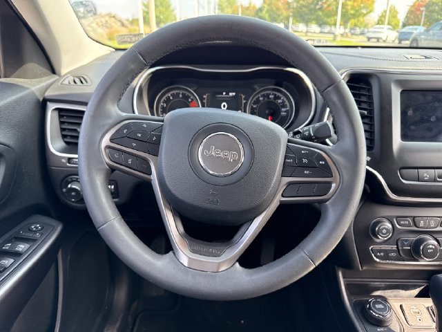 Used 2020 Jeep Cherokee Latitude Plus AWD/4WD image 18