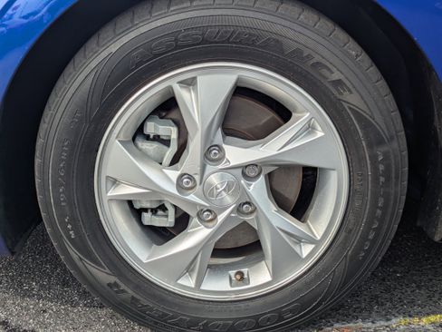 Used 2023 Hyundai Elantra SE FWD image 29