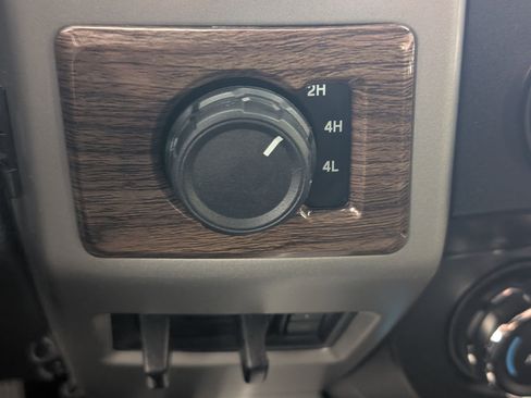 Used 2019 Ford F250 Lariat w/ Lariat Ultimate Package image 22