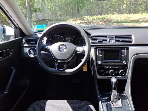 Used 2016 Volkswagen Passat 1.8T S FWD image 12
