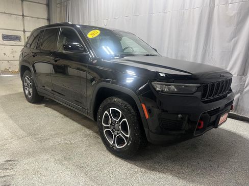 Used 2022 Jeep Grand Cherokee Trailhawk AWD/4WD image 4