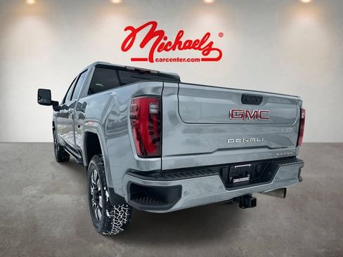 Used 2025 GMC Sierra 3500 Denali w/ Technology Package AWD/4WD image 4