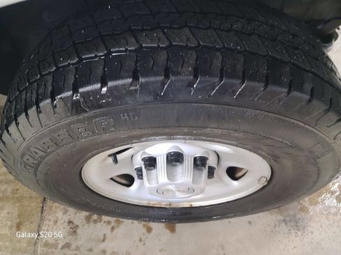 Used 2019 Chevrolet Express 3500 w/ Driver Convenience Package image 12