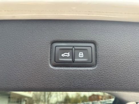 Used 2025 Audi Q7 3.0T Premium Plus image 25