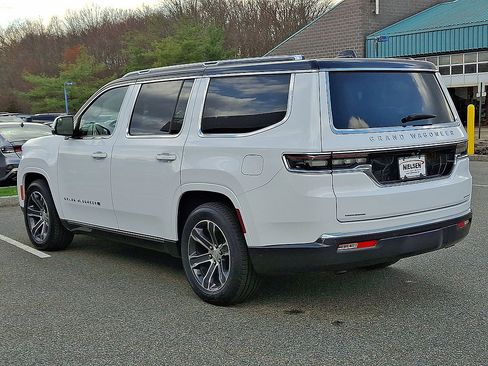 Used 2022 Jeep Grand Wagoneer Series I w/ Flexible Seating Group AWD/4WD image 22