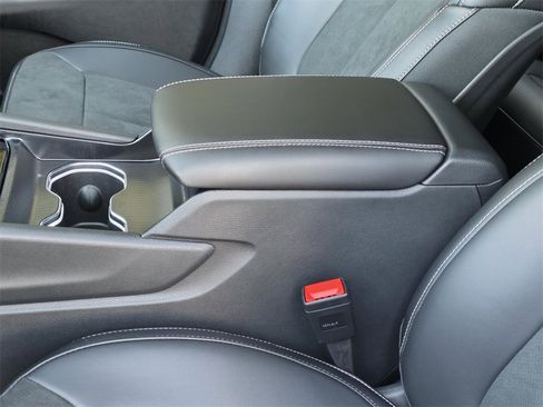 New 2025 Jeep Grand Cherokee Altitude image 8