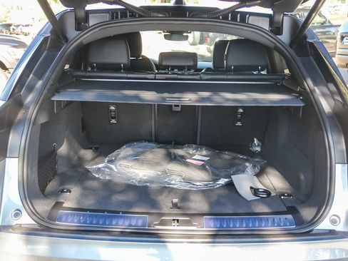 New 2026 Land Rover Range Rover Velar Dynamic SE image 21