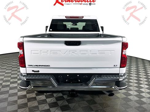 Used 2024 Chevrolet Silverado 2500 LT image 6
