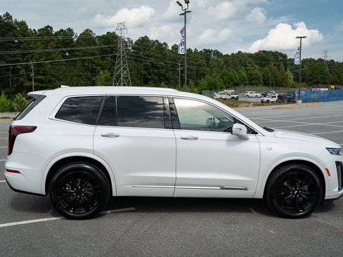 Used 2024 Cadillac XT6 Premium Luxury w/ Platinum Package AWD/4WD image 11