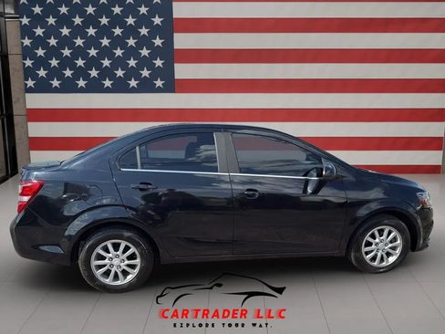 Used 2019 Chevrolet Sonic LT w/ Convenience Package FWD image 6