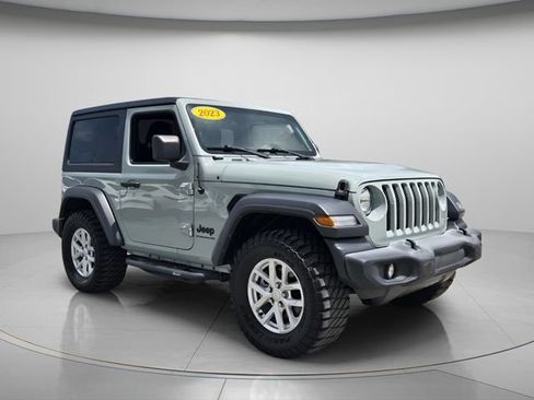 Used 2023 Jeep Wrangler Sport AWD/4WD image 9