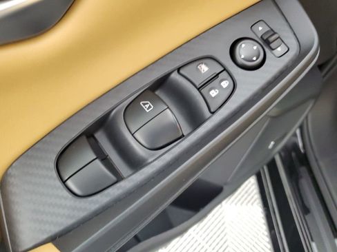 Used 2024 Nissan Sentra SV w/ SV Premium Package image 29