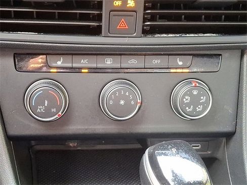 Used 2024 Volkswagen Jetta Sport image 15