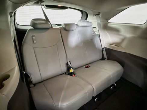 Certified 2024 Toyota Sienna XLE FWD image 41