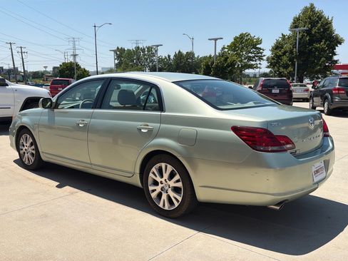 Used 2008 Toyota Avalon XLS FWD image 6