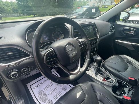 Used 2019 Jeep Cherokee Limited AWD/4WD image 17
